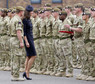 Księżna Catherine wręcza w Windsorze medale żołnierzom, którzy wrócili z Afganistanu