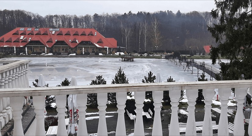 Hotel Gorzelanny - zima z tarasu