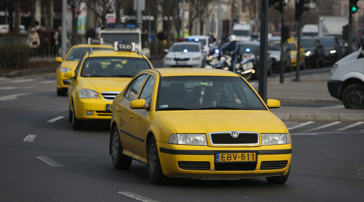 Taxival mentek lakásokat kipakolni a tolvajok / Fotó: Isza Ferenc