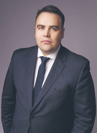 mec. Marcin Wolny z Helsińskiej Fundacji Praw Człowieka, współautor raportu „Koszty «reformy». Funkcjonowanie wymiaru sprawiedliwości w latach 2015-2022”