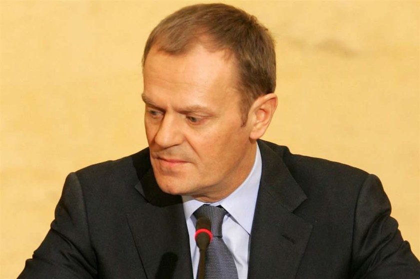 Tusk przed komisję za katastrofę