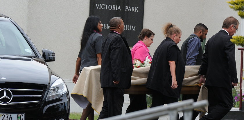 Pogrzeb dziewczyny Pistoriusa. Reevę Steenkamp pożegnali przyjaciele i rodzina