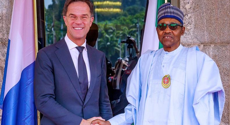 President Muhammadu Buhari welcomes Netherlands Prime Minister, Mark Rutte, to Aso Rock. [Twitter/@NigeriaGov]