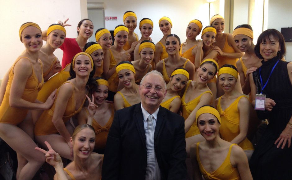 Do IX Symfonii Beethovena choreografię zrobił Maurice Bejart w 1964 roku. Piotr Nardelli przeniósł ją w 2014 roku na scenę NHK - na zdjęciu z tancerkami Bejart Ballet Lausanne