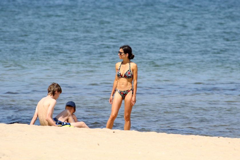 Marta Kaczyńska na plaży w Sopocie