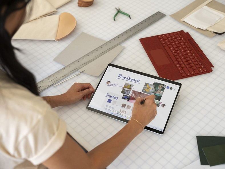 Surface Pro X i Surface Go 3