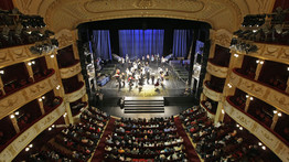 Színészlegendák láthatók szombaton a Vígszínház Monokli című előadásában