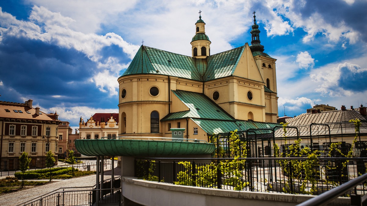 Urządzenie do rehabilitacji zwłaszcza dla pacjentów po udarach mózgu i osób starszych powstało na Politechnice Rzeszowskiej. Umożliwia ono wzmocnienie ogólnej kondycji zdrowotnej pacjenta, w tym ćwiczenie m.in. równowagi i unikanie upadków.