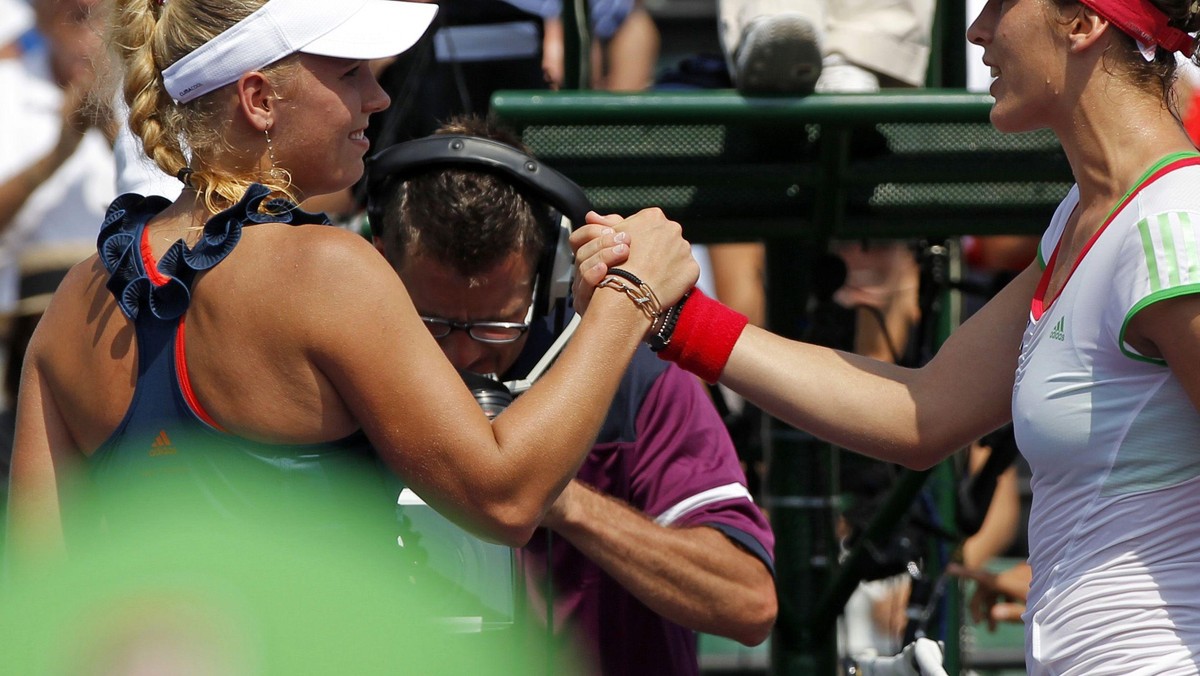 Do sporej sensacji doszło w IV rundzie turnieju WTA Tour na twardych kortach w Miami. Caroline Wozniacki, aktualnie najlepsza tenisistka na świecie, przegrała z Niemką Andreą Petković.