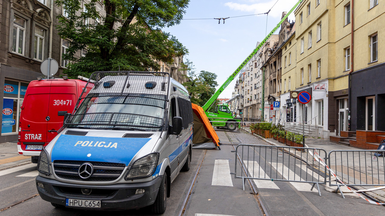 Ogromne zagrożenie w Poznaniu. Kamienica grozi zawaleniem, ludzie opuszczają mieszkania