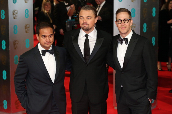 Riza Aziz, Leonardo DiCaprio i Joey McFarland na British Awards w 2014 r.