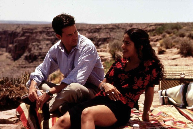 Metju Peri i Salma Hajek u filmu "Fools Rush in"