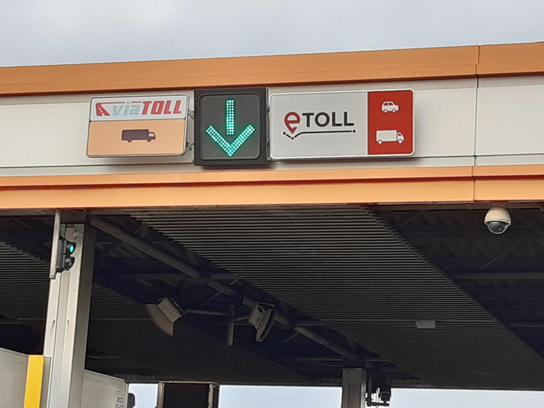 Nowy system opłat drogowych e-TOLL w Polsce - sprzęt na autostradzie A2