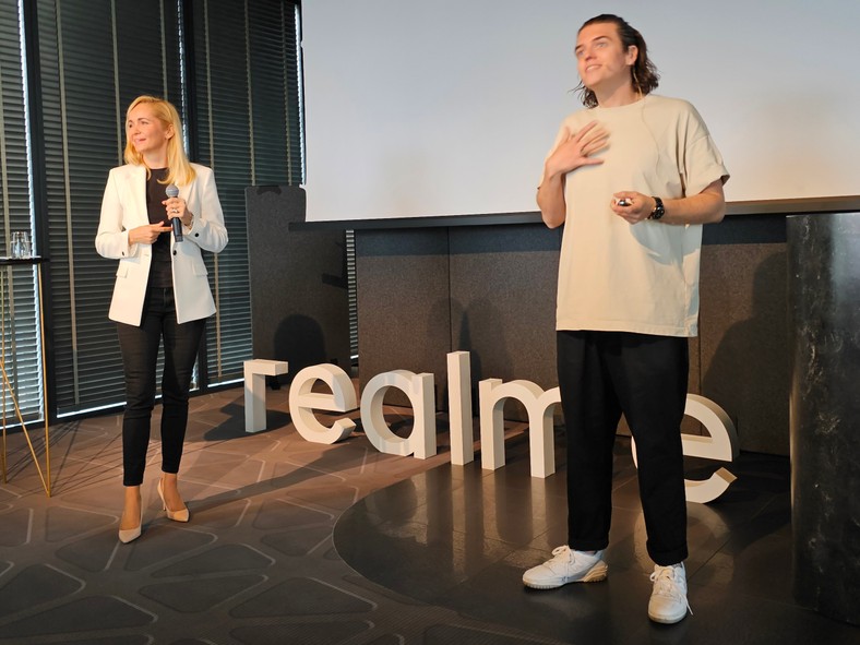 Agnieszka Frąckowiak, dyrektor sprzedaży realme i Tomasz Nowicki, PR manager