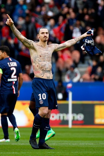 50 nowych tatuaży na ciele Ibrahimovicia. Piłkarz ucieka z więzienia?