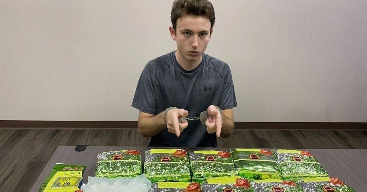 Syn milionerów wpadł z walizką. Zawartość może być dla niego wyrokiem śmierci