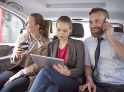 Co (mniej i bardziej dziwnego) i jak często zostawiamy w taksówkach? Oto najbardziej "zapominalskie" miasta w Polsce i Europie