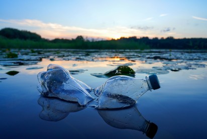 Rémisztő hírek: tengeri sóban és palackozott sörökben is kimutattak már mikroműanyagokat