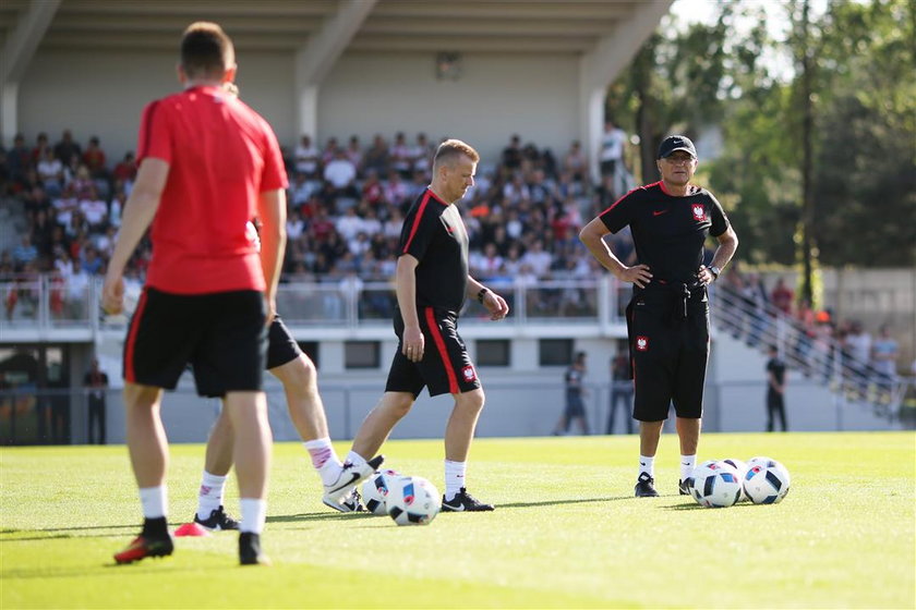 Lewandowski i spółka trenują w La Baule. GALERIA