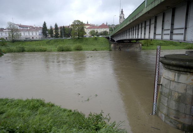 Wysoka fala w Warszawie. Stan Wisły osiągnął poziom alarmowy