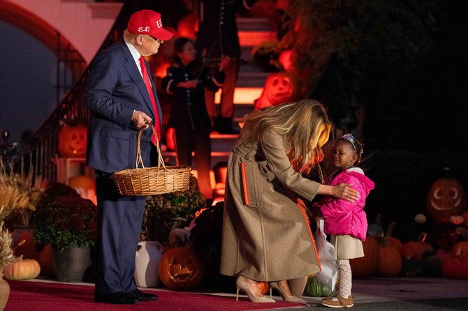 Melanija i Donald Tramp na tradicionalnoj zabavi povodom Noći veštica, u Beloj kući