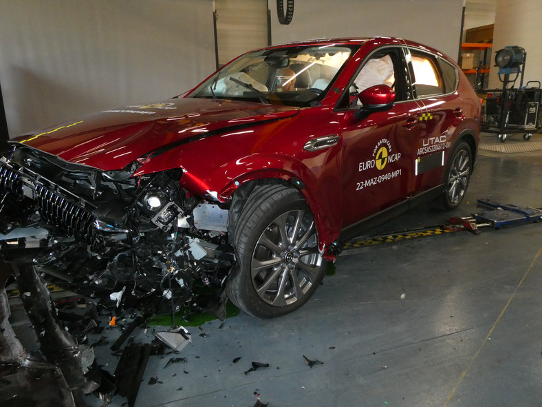 Crash-test: Mazda CX-60