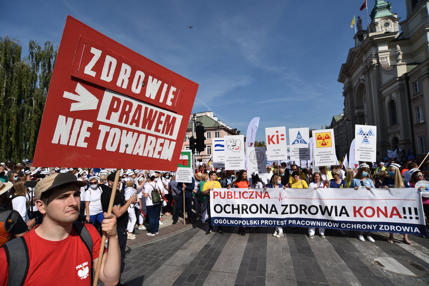 Warszawa: protest medyków w stolicy. Liczne utrudnienia