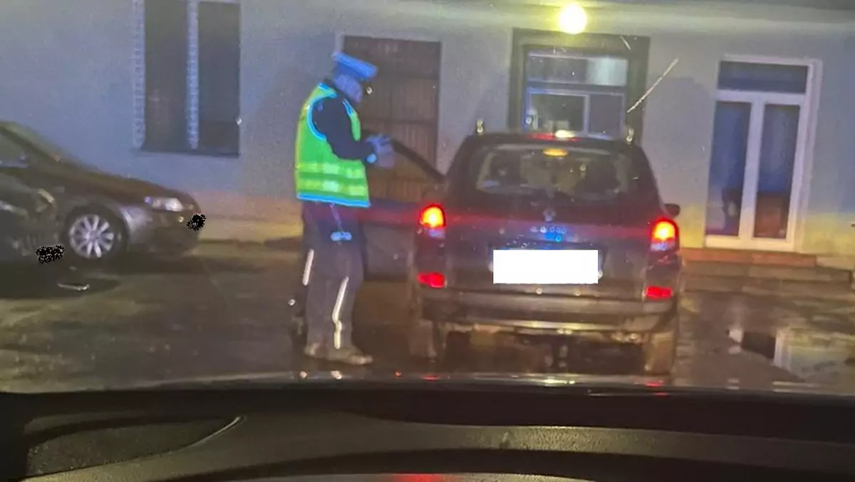 19-latek w Renault Clio próbował uciekać przed policją