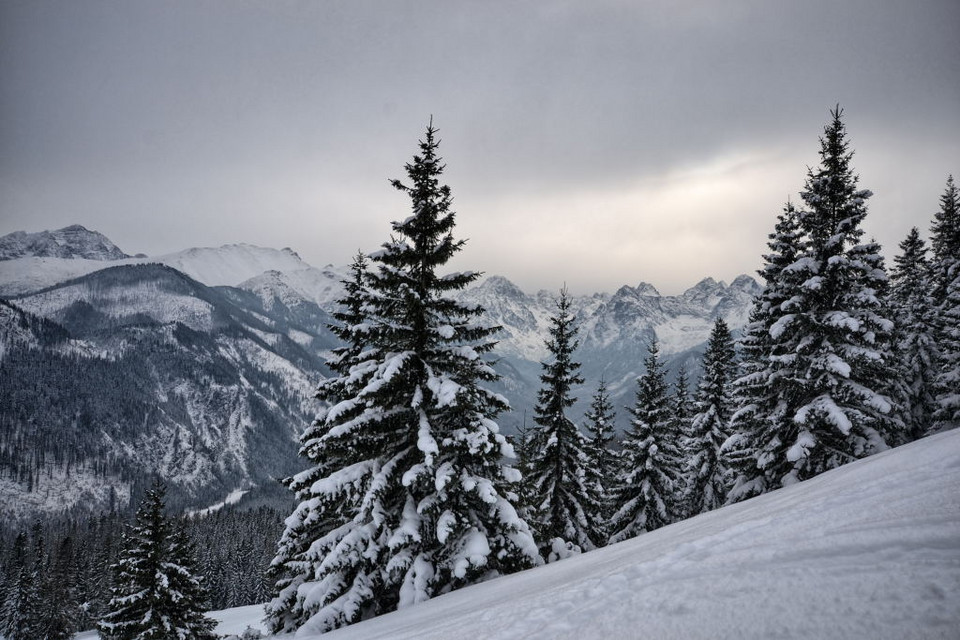 Polska - mroźne Tatry na rakietach