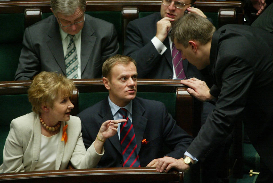 Donald Tusk w sejmowej ławie w 2004 roku, Fot. Sławomir Kamiński/Agencja Gazeta