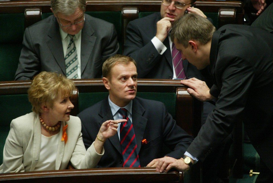 Donald Tusk w sejmowej ławie w 2004 roku, Fot. Sławomir Kamiński/Agencja Gazeta