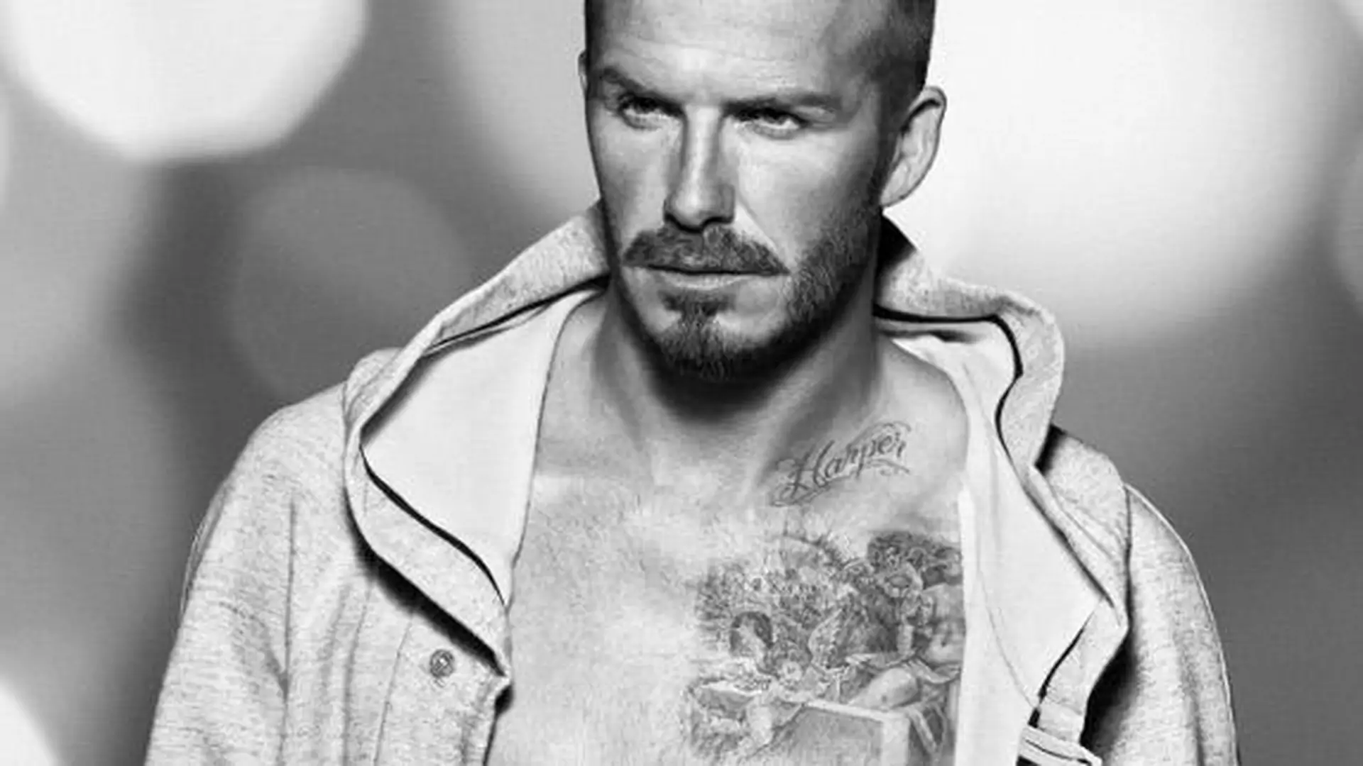Beckham znowu pokazuje klatę w kampanii H&M