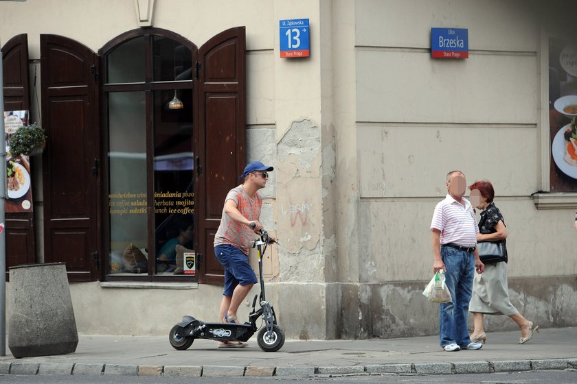 Mozil jeździ na hulajnodze za 5 tysięcy!