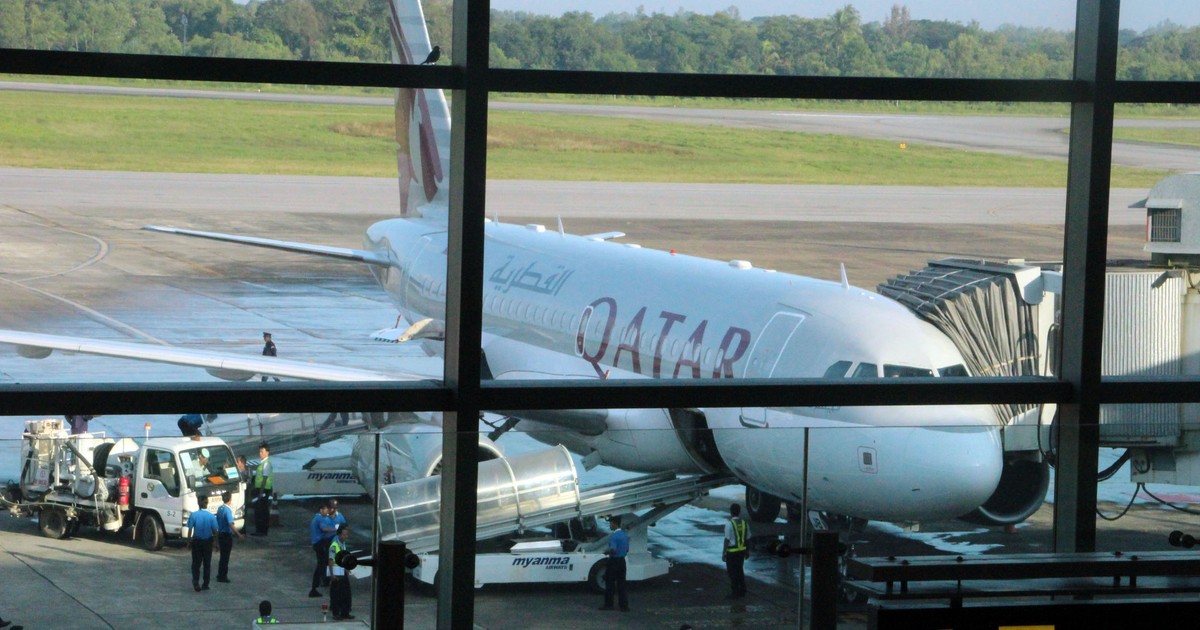 Poczęstowali dziecko batonem w trakcie lotu. Matka domaga się teraz milionowego odszkodowania