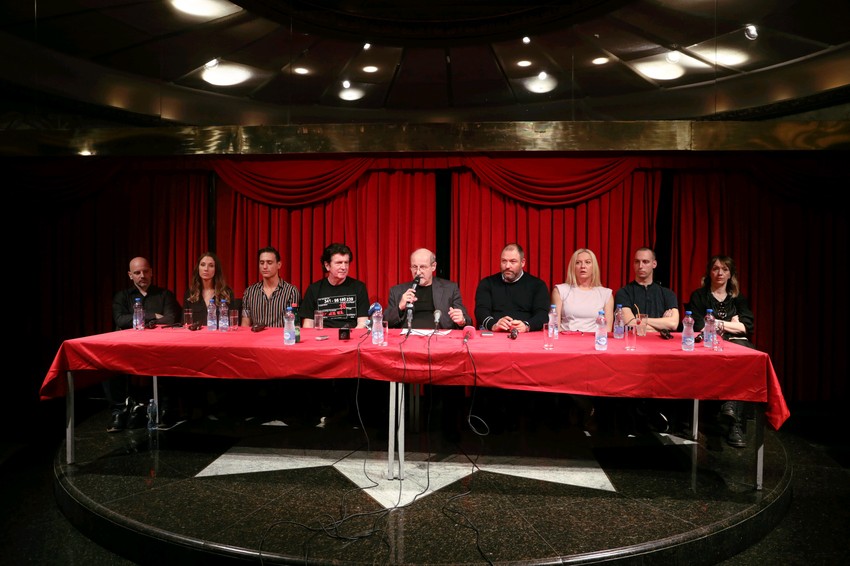 Mjuzikl Sa druge strane jastuka