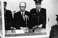 Adolf Eichman podczas procesu w Jerozolimie w 1961 r. Został uznany winnym zbrodni przeciwko ludzkości. Wyrok wykonano w maju 1962 r. 