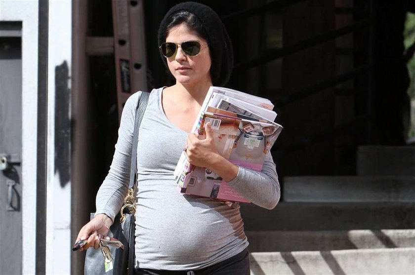 Selma Blair w ciąży dba o wygodę