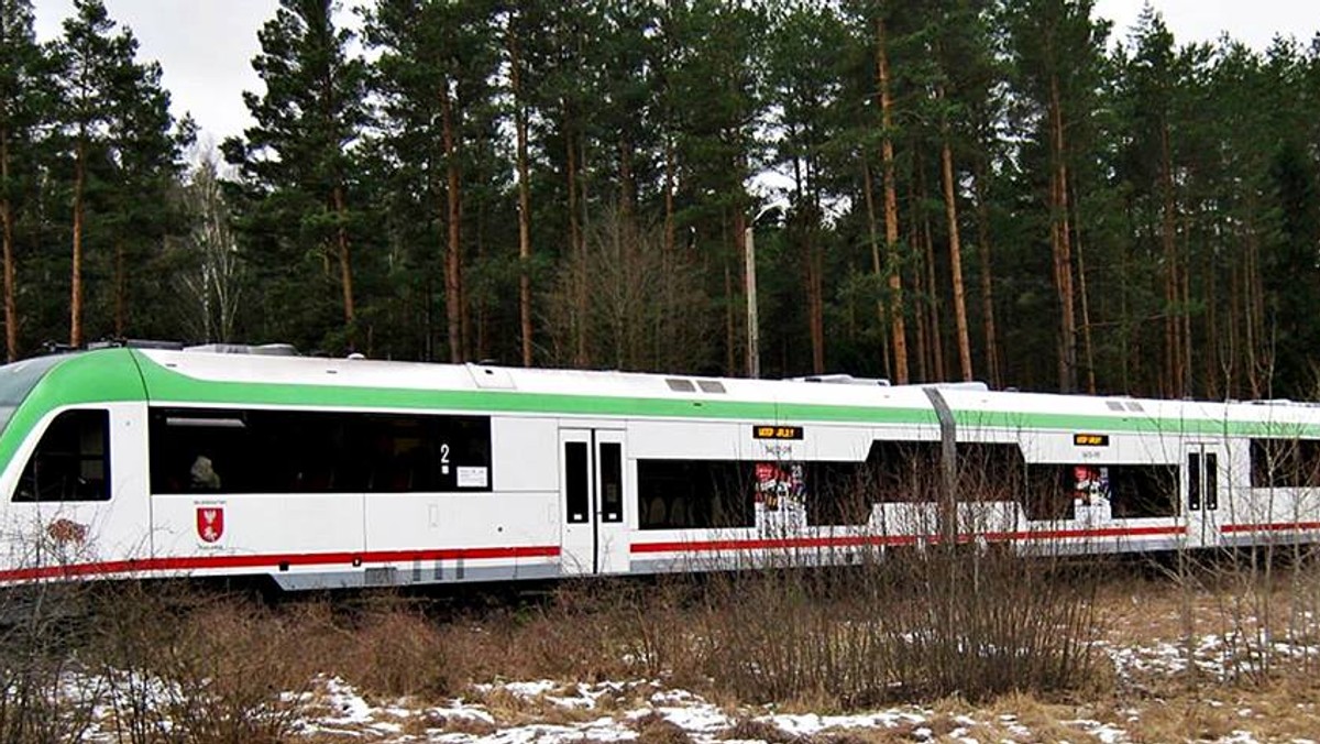 Do końca września będzie można skorzystać z połączenia kolejowego z Białegostoku do Walił. Będą to weekendowe kursy od 18 czerwca, utworzone z myślą o mieszkańcach regionu i turystach. Trasa przebiega przez Park Krajobrazowy Puszczy Knyszyńskiej.