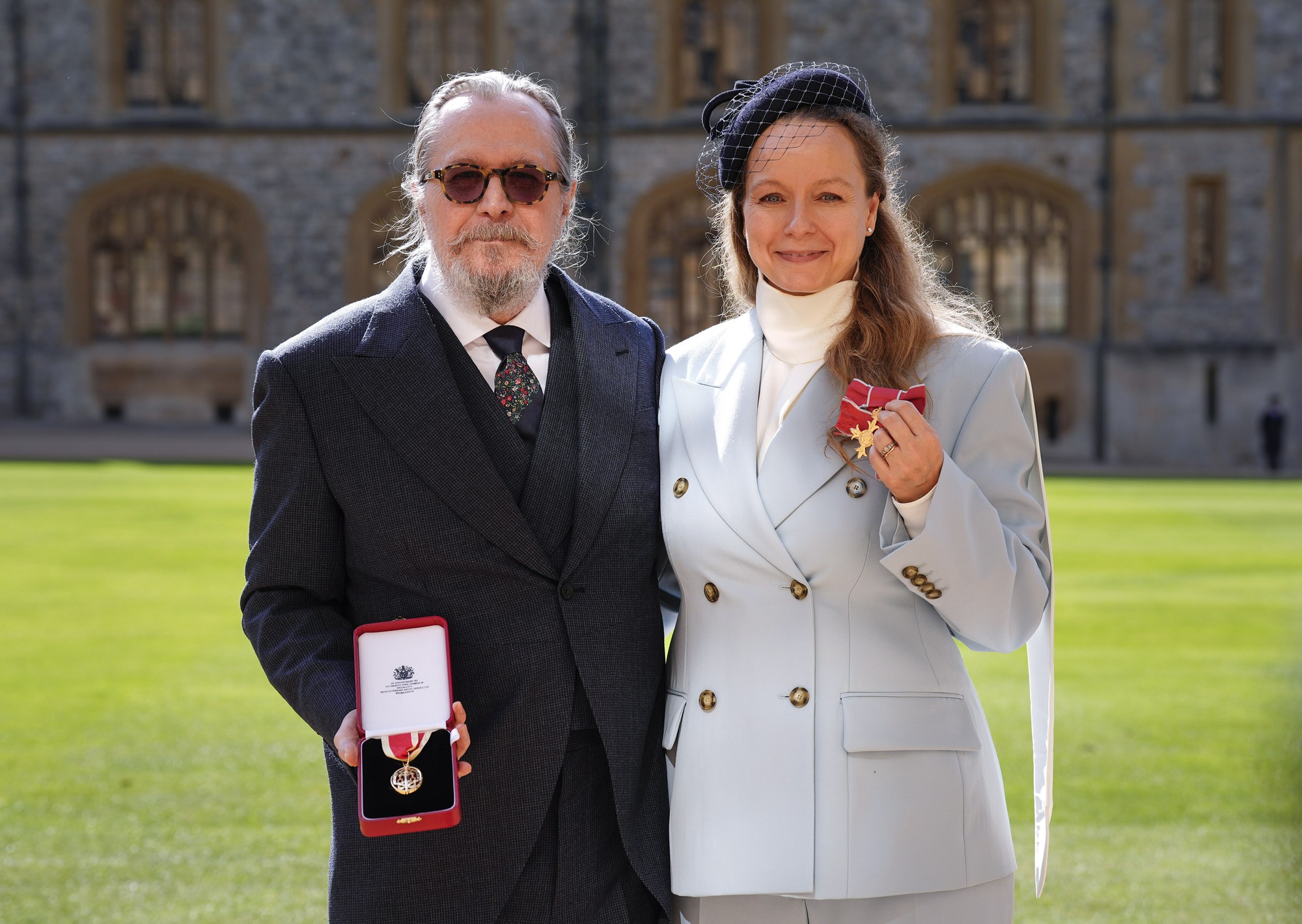 Britský herec Gary Oldman a herečka Samantha Mortonová.