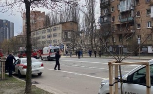 W Kijowie ogłoszono alarm przeciwlotniczy. W centrum miasta słychać było wybuchy