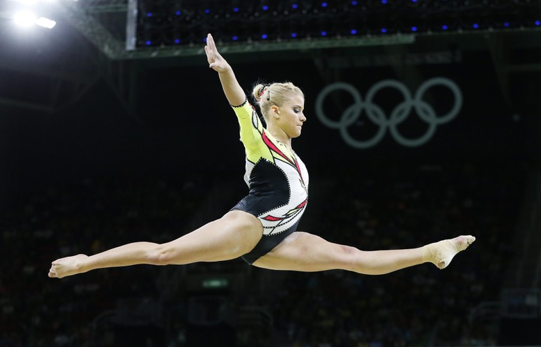 Ładne, zgrabne i do tego chyba z gumy. Gimnastyczki w Rio zachwycają nie tylko umiejętnościami