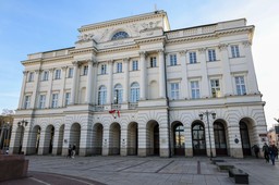 ile zarabia się w pan? asystent za 3513 zł, pracownik badawczo-technic