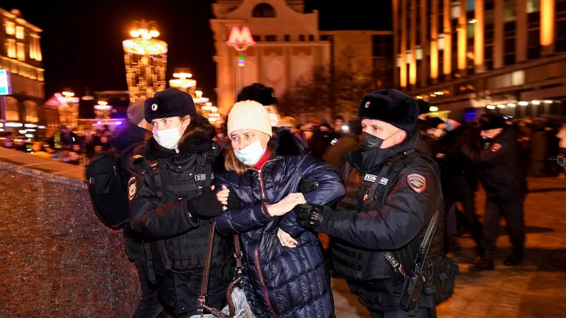 Rosjanie, którzy protestują przeciwko wojnie w Ukrainie, trafiają do aresztów