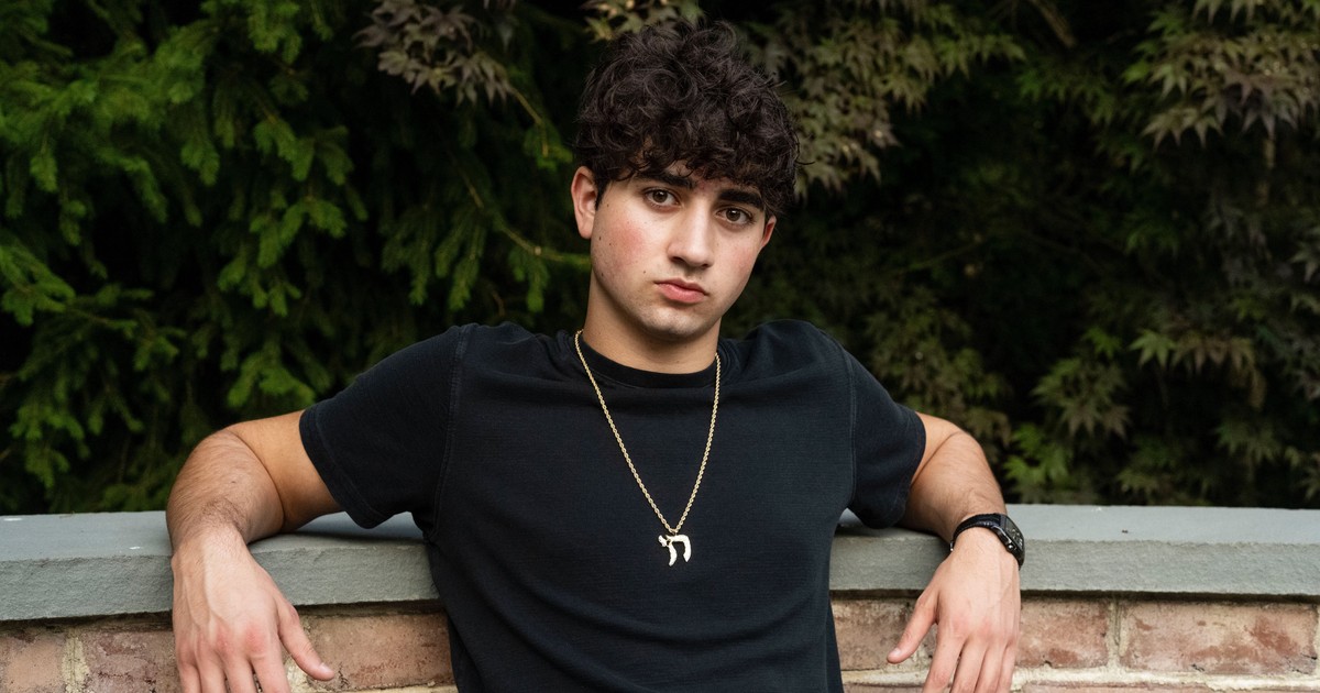 This 19-year-old sold his $30 million AI calorie-tracking startup. Now ...