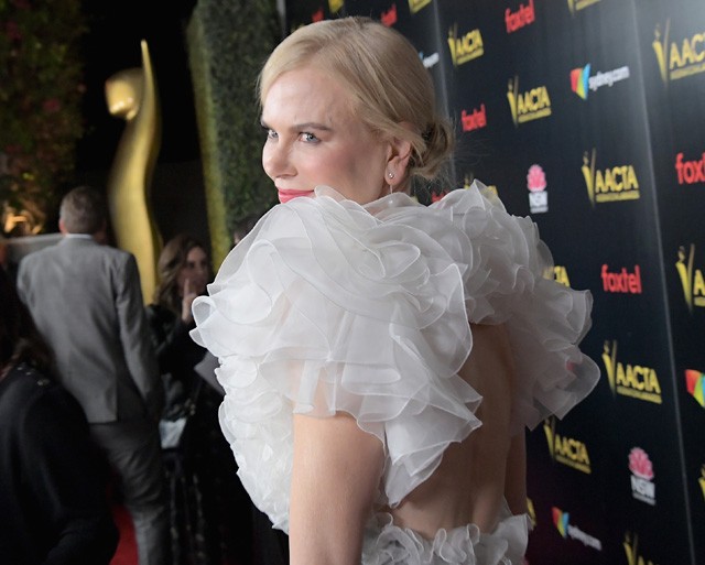 Nicole Kidman egy fodros Miu Miu ruhában