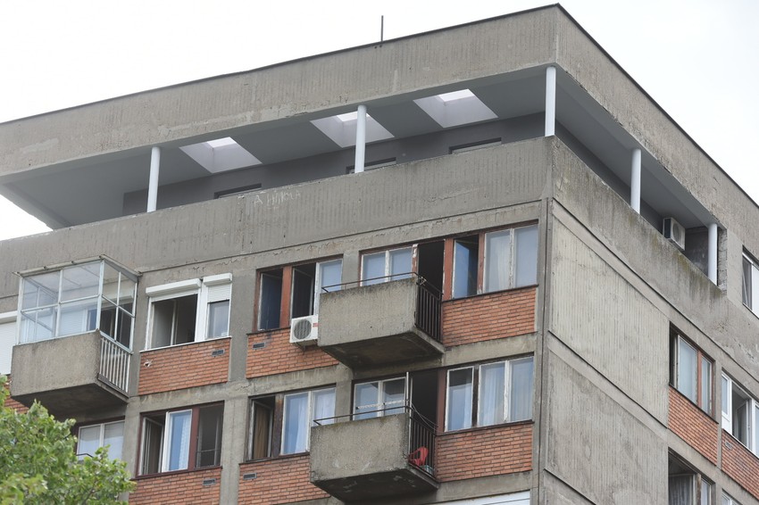 Terasa na koju su istrčali uplašeni stanari