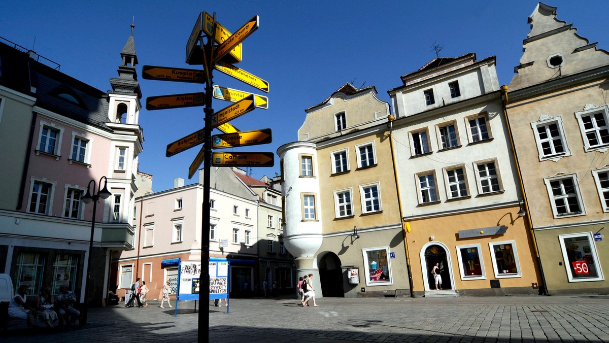 Decyzję o wyłączeniu z ruchu samochodowego ulic w centrum miasta podjęli opolscy radni. To pomysł Marcina Ociepy z Klubu Radnych "Razem dla Opola" na stworzenie „Salonu Miasta Opola”.