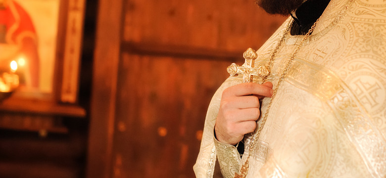 Rosja: prawosławny ksiądz zawieszony za sposób, w jaki przeprowadził chrzest