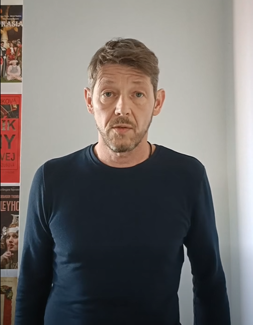 Herec Ondřej Daniš.