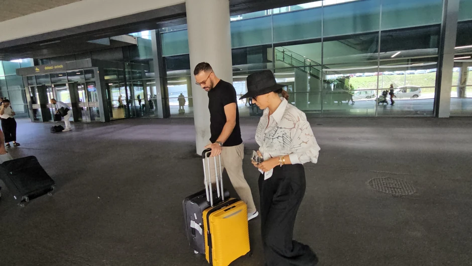 Aleksandra Prijović i Filip Živojinović na aerodromu